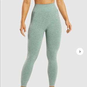 Gym shark leggings